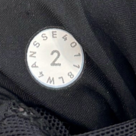 Lululemon Women's Like A Glove Full Zip Fitted Hooded Jacket in Black Size 2 - Picture 6 of 11